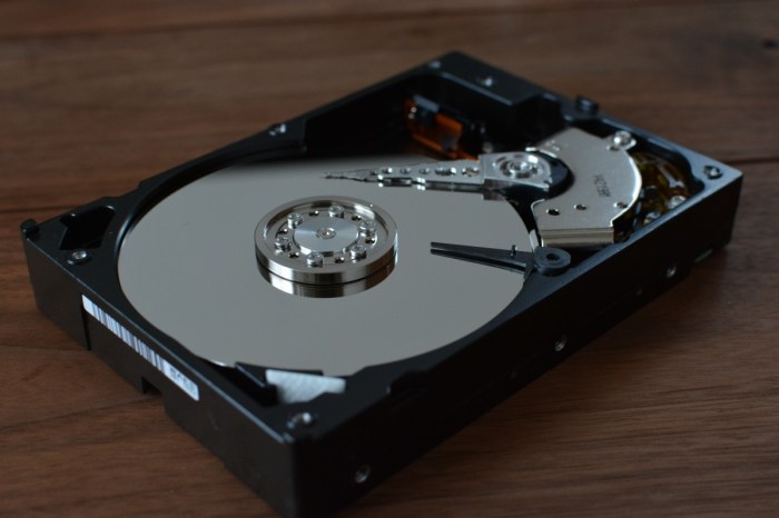 무료 이미지 : 과학 기술, 부분품, pc, 멀티미디어, HDD, 하드 디스크 드라이브, 전자 기기, 컴퓨터 하드웨어, 콤팩트 ... HDD comparison