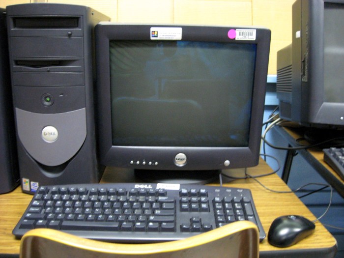 File:Dell Desktop Computer in school classroom.jpg - Wikimedia Commons Desktop use cases